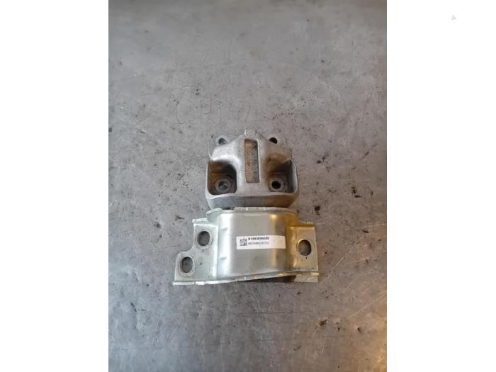 Used Engine mount Citroen Jumper (U9) 2.2 Blue HDi 140 Price on request offered by Autohandel-Smet Gebroeders NV