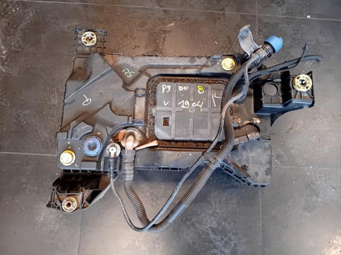 Gebrauchte Adblue Tank Peugeot 3008 II (M4/MC/MJ/MR) 1.6 BlueHDi 115 Preis auf Anfrage angeboten von Autohandel-Smet Gebroeders NV