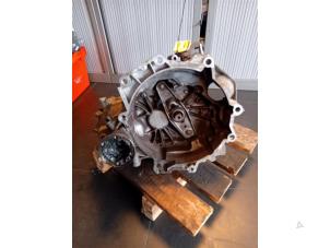 Getriebe van een Volkswagen Polo IV (9N1/2/3) 1.2 12V 2005