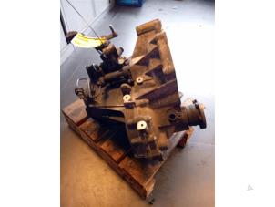 Getriebe van een Volkswagen Polo IV (9N1/2/3) 1.2 12V 2005