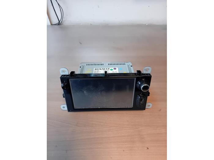 Gebrauchte Navigation Set Renault Clio IV Estate/Grandtour (7R) 0.9 Energy TCE 90 12V Preis auf Anfrage angeboten von Autohandel-Smet Gebroeders NV