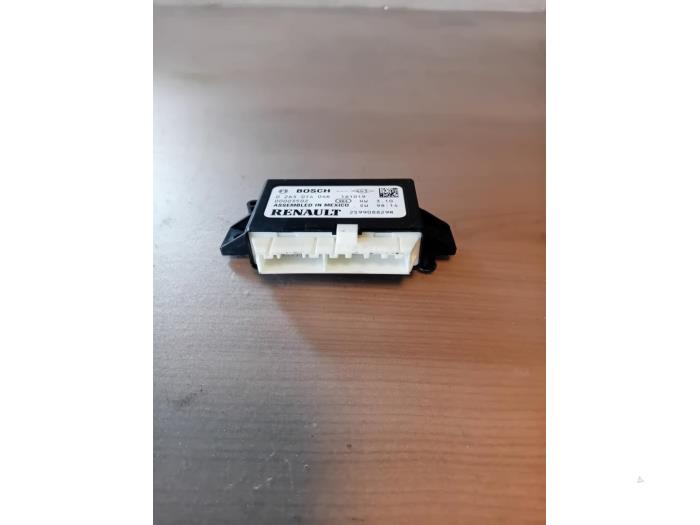 Używane Modul (rózne) Renault Clio IV Estate/Grandtour (7R) 0.9 Energy TCE 90 12V Cena na żądanie oferowane przez Autohandel-Smet Gebroeders NV