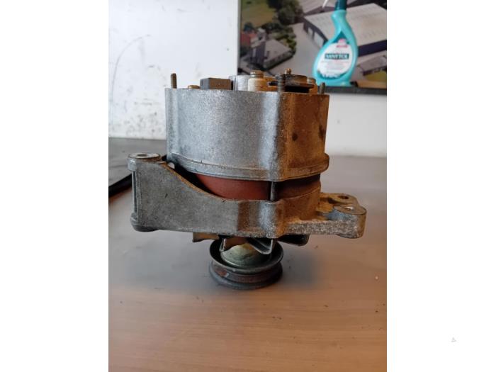 Begagnade Dynamo Audi 80 (B3) 1.8 S Pris på förfrågan erbjuds av Autohandel-Smet Gebroeders NV