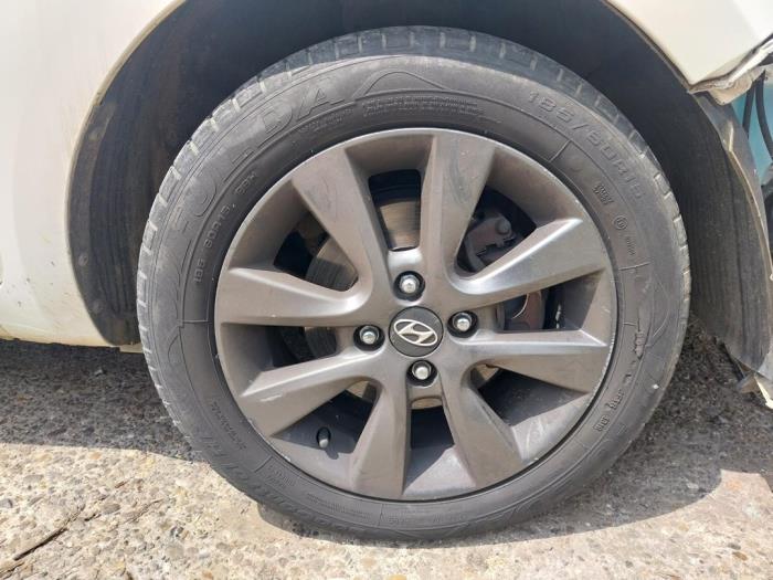 Set of wheels + tyres - Autohandel-Smet Gebroeders NV