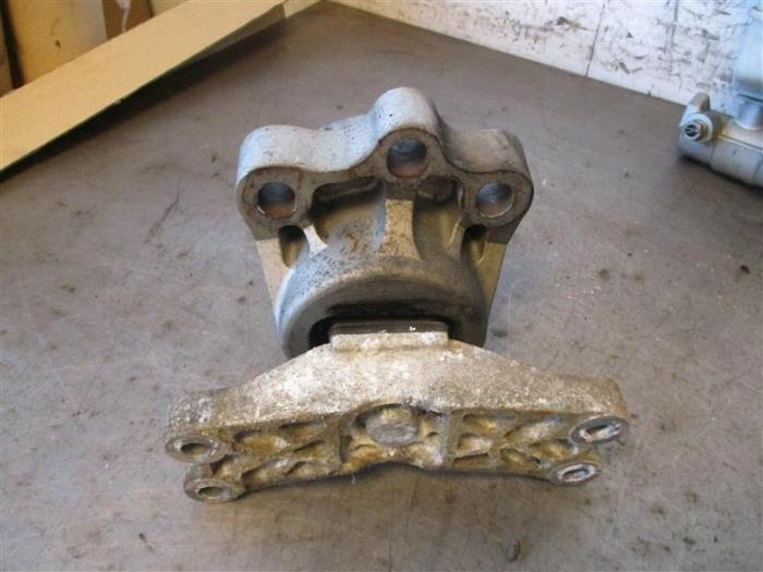 Gebrauchte Motorlager Ford Transit Preis auf Anfrage angeboten von Autohandel-Smet Gebroeders NV