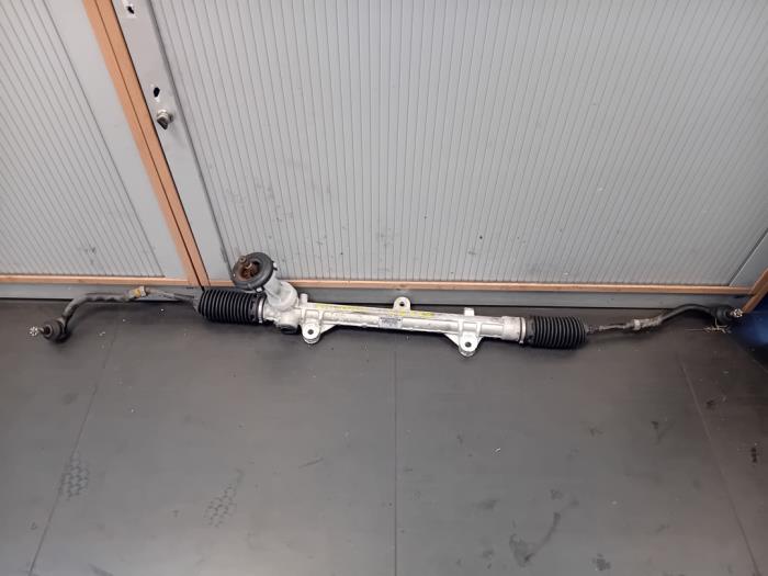 Gebrauchte Lenkgetriebe Ssang Yong Tivoli Grand 1.5 T-GDi 16V Preis auf Anfrage angeboten von Autohandel-Smet Gebroeders NV