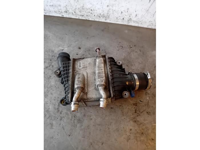 Used Intercooler Jaguar XE 2.0d 180 16V Price on request offered by Autohandel-Smet Gebroeders NV