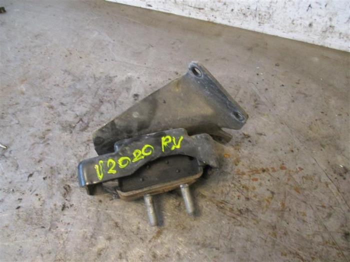 Used Engine mount Iveco Daily Price on request offered by Autohandel-Smet Gebroeders NV