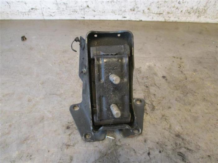 Used Engine mount Iveco Daily Price on request offered by Autohandel-Smet Gebroeders NV