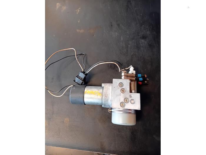 Begagnade Hydraulpump Volkswagen Phaeton (3D) 5.0 V10 TDI 4Motion Pris på förfrågan erbjuds av Autohandel-Smet Gebroeders NV