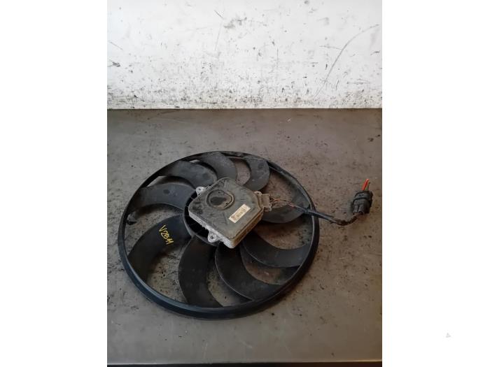 Używane Wentylator BMW 1 serie (F20) 116i 1.5 12V Cena na żądanie oferowane przez Autohandel-Smet Gebroeders NV