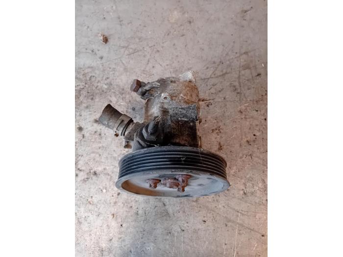 Usagé Pompe de direction Mercedes E Combi (S210) 3.2 E-320 CDI 24V Prix sur demande proposé par Autohandel-Smet Gebroeders NV