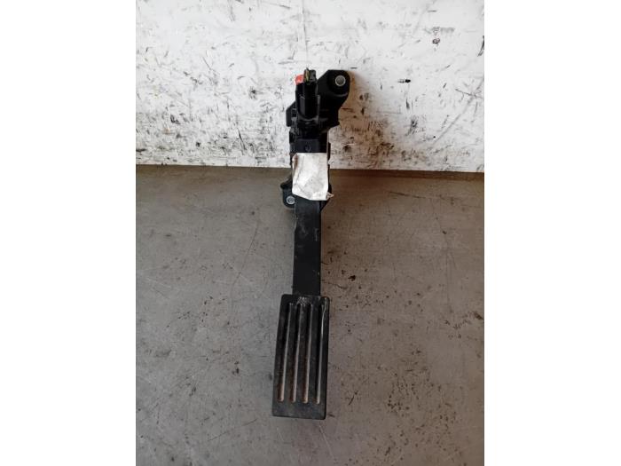 Begagnade Gaspedalsensor Ford Focus 4 1.0 Ti-VCT EcoBoost 12V 125 Pris på förfrågan erbjuds av Autohandel-Smet Gebroeders NV