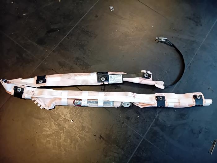 Używane Kurtyna prawa Ford Focus 4 1.0 Ti-VCT EcoBoost 12V 125 Cena na żądanie oferowane przez Autohandel-Smet Gebroeders NV