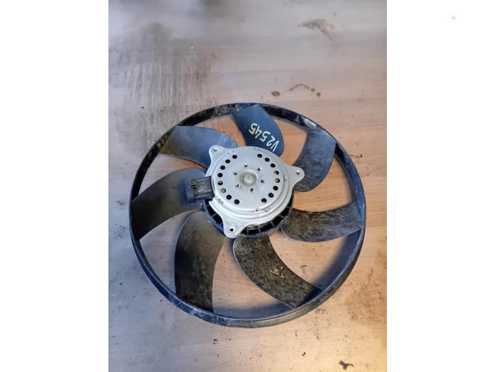 Gebrauchte Kühlrippe Peugeot 208 I (CA/CC/CK/CL) 1.2 Vti 12V PureTech 82 Preis auf Anfrage angeboten von Autohandel-Smet Gebroeders NV