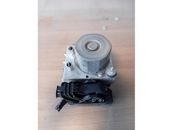 Usagé Bloc ABS Nissan Pulsar (C13) 1.2 DIG-T 16V Prix sur demande proposé par Autohandel-Smet Gebroeders NV