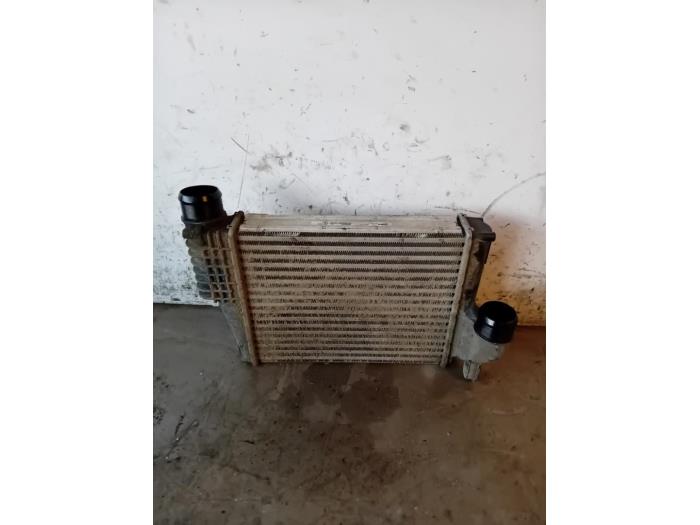 Usados Intercooler Citroen Jumpy 2.0 Blue HDI 120 Precio de solicitud ofrecido por Autohandel-Smet Gebroeders NV