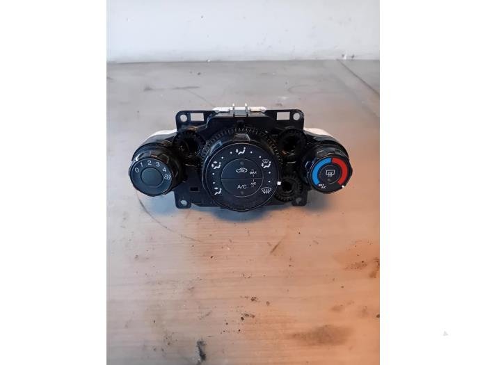 Usagé Commande chauffage Ford Fiesta 6 (JA8) 1.0 EcoBoost 12V 100 Prix sur demande proposé par Autohandel-Smet Gebroeders NV