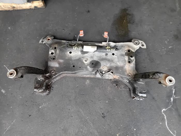 Begagnade Underram Volvo V40 (MV) 1.6 D2 Pris på förfrågan erbjuds av Autohandel-Smet Gebroeders NV