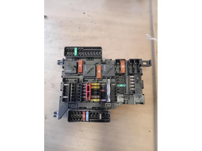 Fuse box Mini Mini 1.5 12V Cooper D - 150516