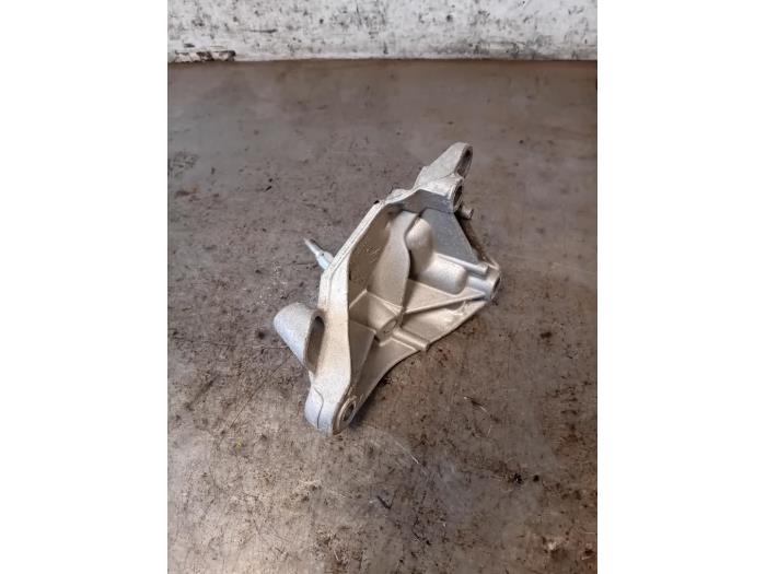 Engine mount Nissan Juke (F15), 2010 / 2019 1.2 DIG-T 16V, SUV, Petrol, 1.197cc, 85kW (116pk), FWD, HRA2DDT, 2014-05 / 2019-12, F15E (Used)