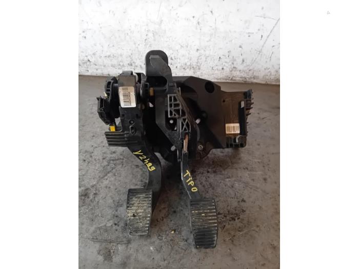 Usagé Kit pédales Fiat Tipo (356W/357W) Prix sur demande proposé par Autohandel-Smet Gebroeders NV