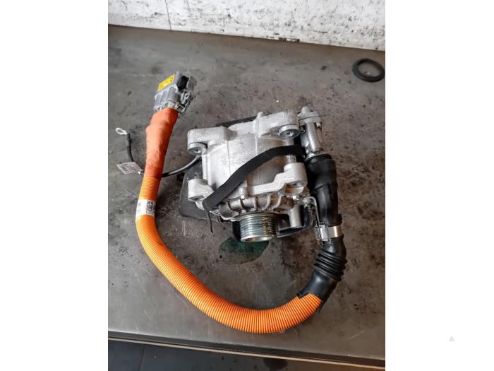 Używane Pradnica BMW i8 (I12) 1.5 TwinPower Turbo Cena na żądanie oferowane przez Autohandel-Smet Gebroeders NV