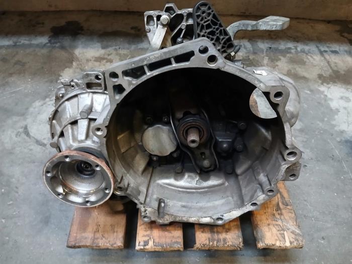 Gebrauchte Getriebe Volkswagen Caddy IV 1.4 TSI 16V Preis auf Anfrage angeboten von Autohandel-Smet Gebroeders NV
