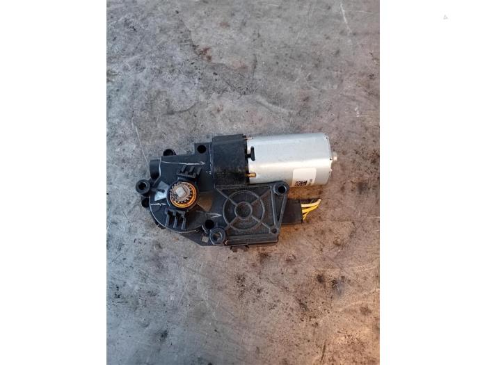 Używane Silnik szyberdachu BMW X5 (F15) xDrive 35d 3.0 24V Cena na żądanie oferowane przez Autohandel-Smet Gebroeders NV