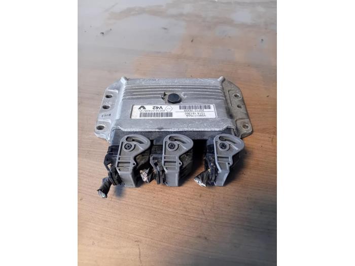 Used Engine management computer Dacia Duster (HS) 1.6 16V Hi-Flex Price on request offered by Autohandel-Smet Gebroeders NV