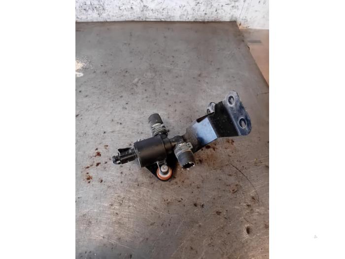 Begagnade Extra vattenpump Audi A5 Sportback (F5A/F5F) 2.0 35 TFSI Mild Hybrid 16V Pris på förfrågan erbjuds av Autohandel-Smet Gebroeders NV