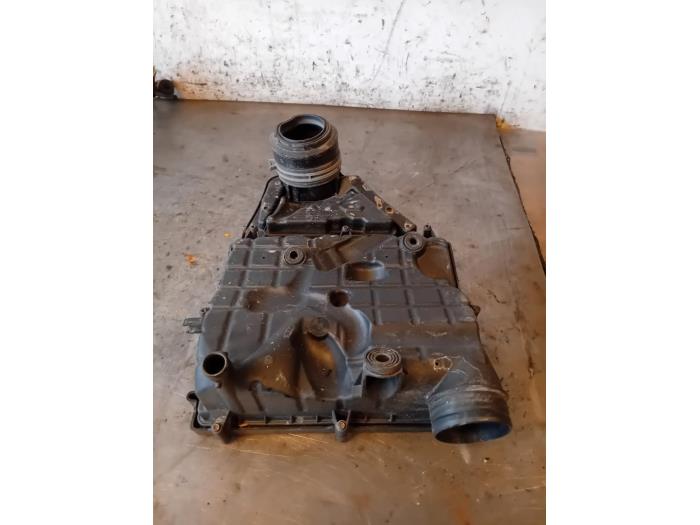Begagnade Luftfilterhus Volkswagen Caddy IV 1.0 TSI 12V Pris på förfrågan erbjuds av Autohandel-Smet Gebroeders NV