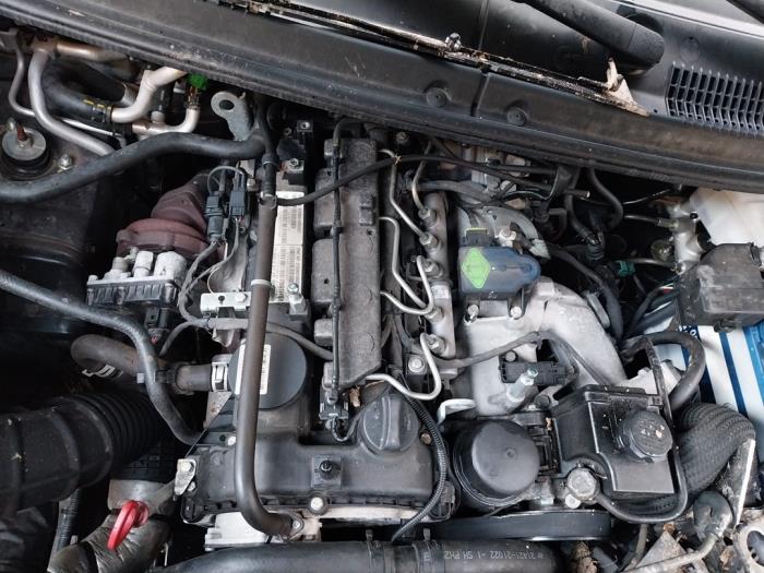 Used Engine Ssang Yong Rodius 2.2 SV 220 e-XDi 16V 2WD Price on request offered by Autohandel-Smet Gebroeders NV