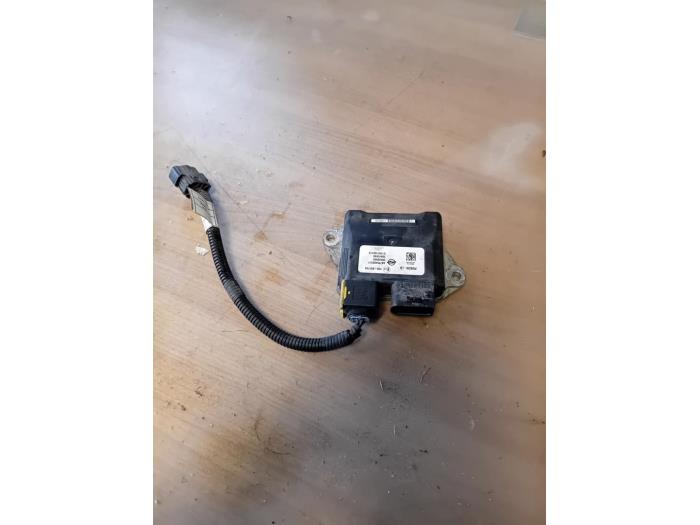 Używane Modul (rózne) Ssang Yong Rodius 2.2 SV 220 e-XDi 16V 2WD Cena na żądanie oferowane przez Autohandel-Smet Gebroeders NV