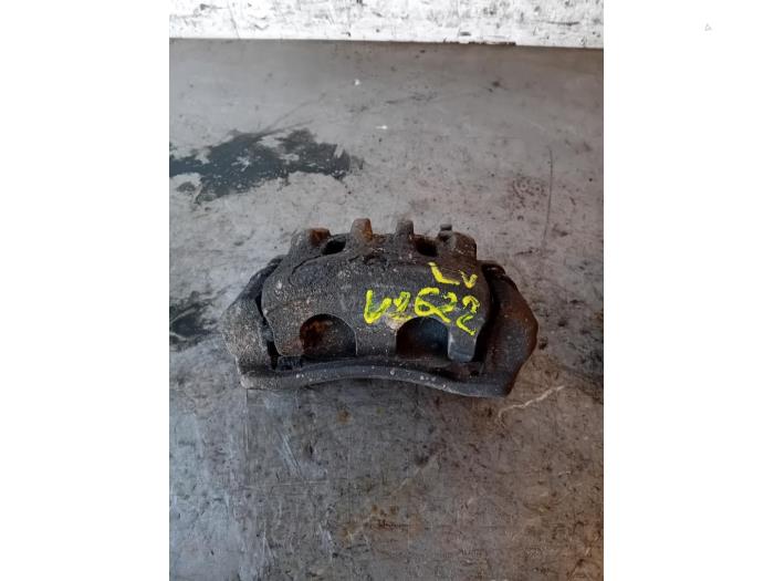 Gebrauchte Bremszange links vorne Ssang Yong Rodius 2.2 SV 220 e-XDi 16V 2WD Preis auf Anfrage angeboten von Autohandel-Smet Gebroeders NV