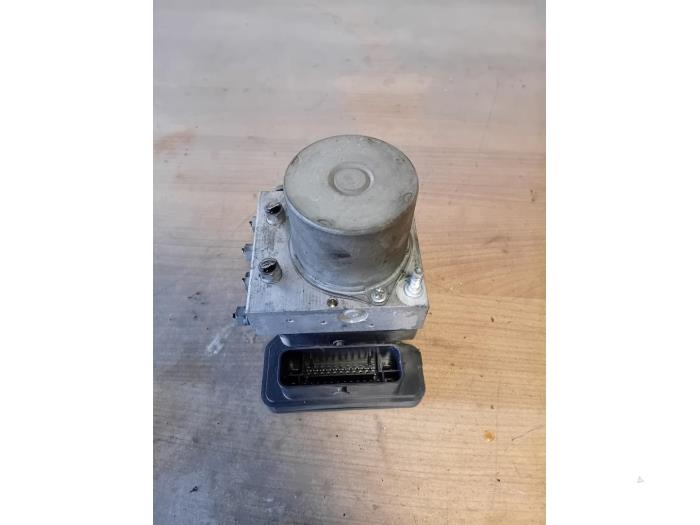 Usagé Bloc ABS Citroen Jumper (U9) 2.0 Blue HDi 130 Prix sur demande proposé par Autohandel-Smet Gebroeders NV