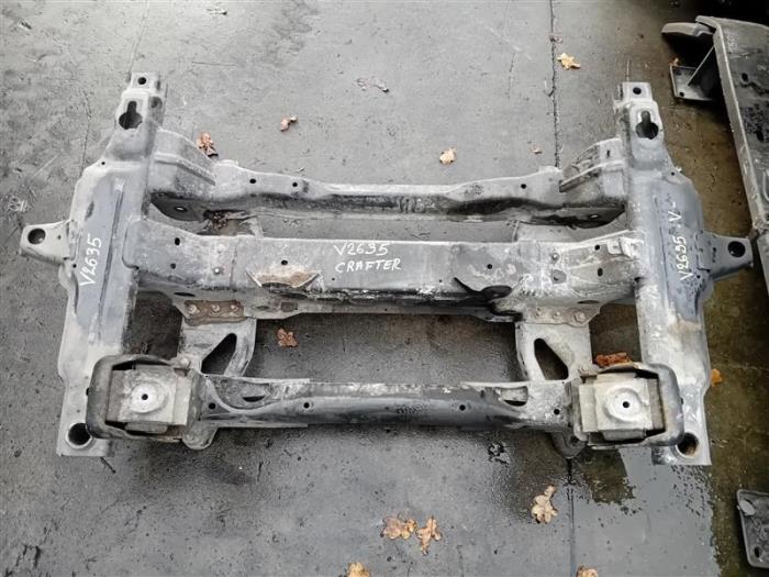 Used Subframe Volkswagen Crafter 2.5 TDI 30/32/35/46/50 Price on request offered by Autohandel-Smet Gebroeders NV