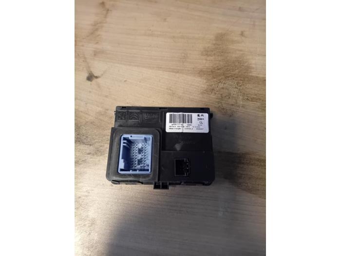Używane Modul (rózne) Citroen Jumpy 2.0 Blue HDI 145 Cena na żądanie oferowane przez Autohandel-Smet Gebroeders NV