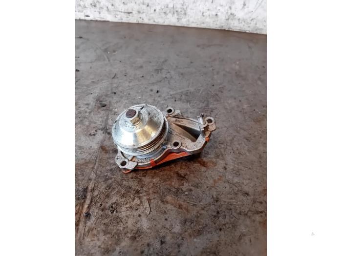 Begagnade Vattenpump Opel Corsa F (UB/UH/UP) 1.2 12V 75 Pris på förfrågan erbjuds av Autohandel-Smet Gebroeders NV