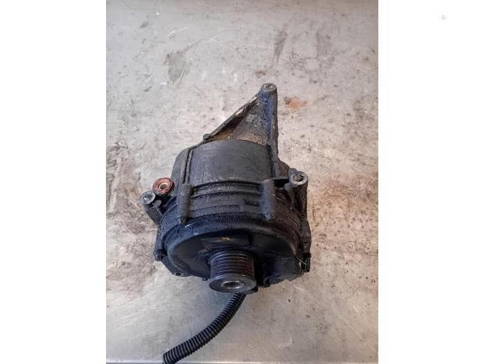 Gebrauchte Dynamo Mercedes E (W210) 2.2 E-220 CDI 16V Preis auf Anfrage angeboten von Autohandel-Smet Gebroeders NV