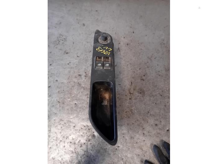Usados Interruptor combinado de ventanillas Iveco New Daily VI 35C18, 40C18, 50C18, 65C18, 70C18, 35S18 Precio de solicitud ofrecido por Autohandel-Smet Gebroeders NV