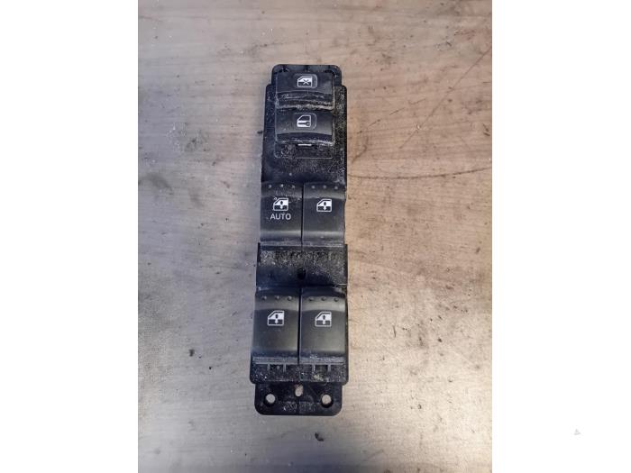Usados Interruptor combinado de ventanillas Ssang Yong Actyon Sports II 2.0 Xdi 16V 2WD Precio de solicitud ofrecido por Autohandel-Smet Gebroeders NV
