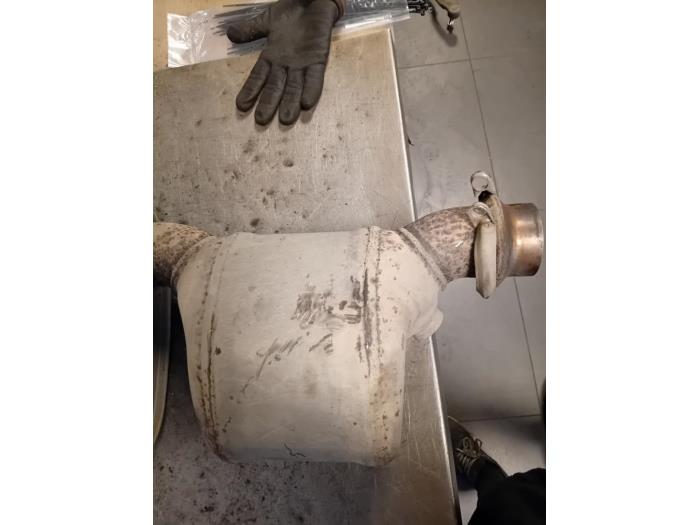 Gebrauchte Katalysator Peugeot Expert (V1/VA/VB/VE/VF/VT/VY) 2.0 Blue HDi 180 16V Preis auf Anfrage angeboten von Autohandel-Smet Gebroeders NV