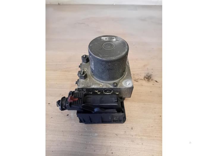 Usagé Bloc ABS Opel Mokka/Mokka X 1.6 16V EcoFlex 4x2 Prix sur demande proposé par Autohandel-Smet Gebroeders NV