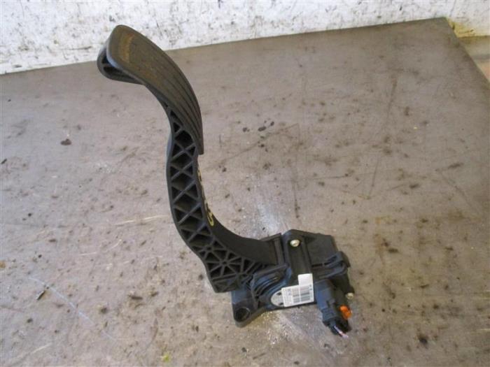 Begagnade Gaspedalsensor Citroen C4 Picasso (3D/3E) 1.6 BlueHDI 115 Pris på förfrågan erbjuds av Autohandel-Smet Gebroeders NV
