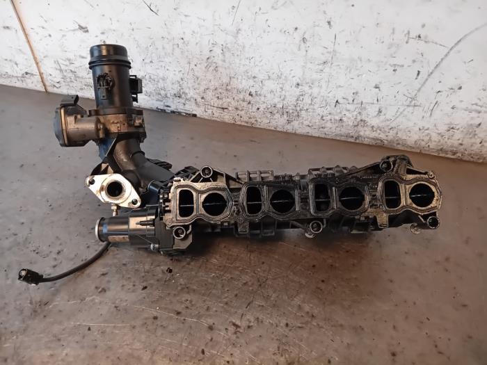 Używane Kolektor dolotowy BMW 3-Serie Cena na żądanie oferowane przez Autohandel-Smet Gebroeders NV