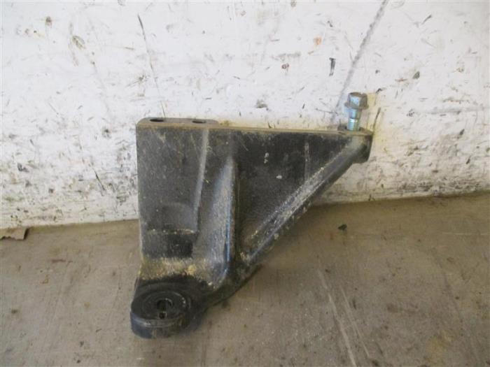 Used Engine mount Ssang Yong Korando 2.2 e-XDi 220 16V 4x4 Price on request offered by Autohandel-Smet Gebroeders NV