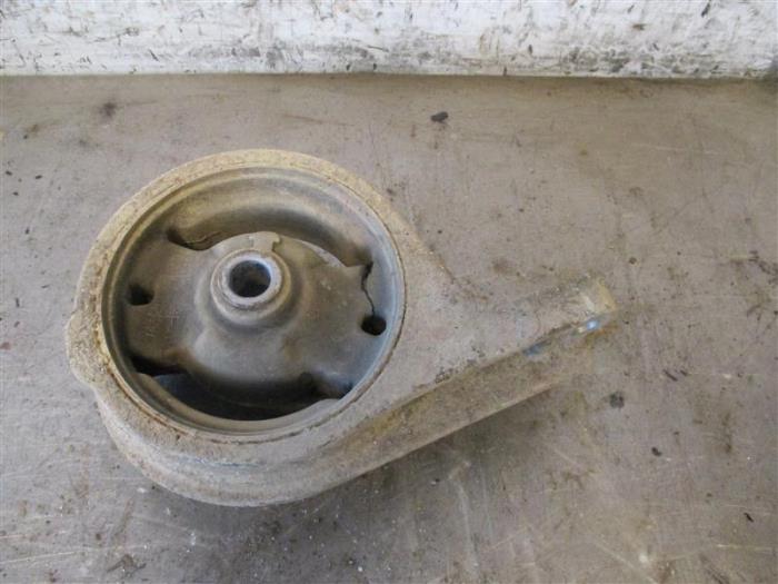 Used Engine mount Ssang Yong Korando 2.2 e-XDi 220 16V 4x4 Price on request offered by Autohandel-Smet Gebroeders NV