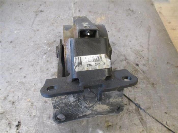 Used Engine mount Ssang Yong Korando 2.2 e-XDi 220 16V 4x4 Price on request offered by Autohandel-Smet Gebroeders NV