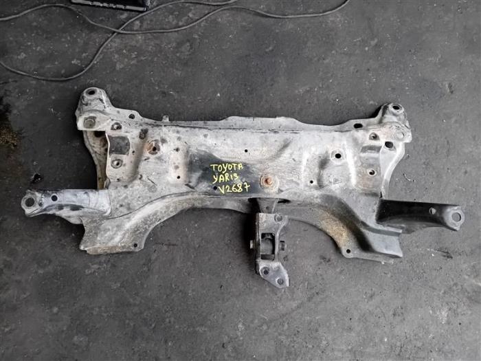 Usados Subchasis Toyota Yaris III (P13) 1.5 16V Dual VVT-iE Precio de solicitud ofrecido por Autohandel-Smet Gebroeders NV